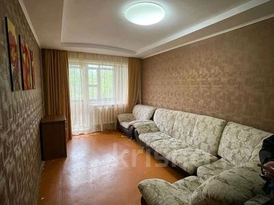 2-комнатная квартира, 54 м², 3/10 этаж, Нуркен Абдирова за 19 млн 〒 в Караганде, Казыбек би р-н