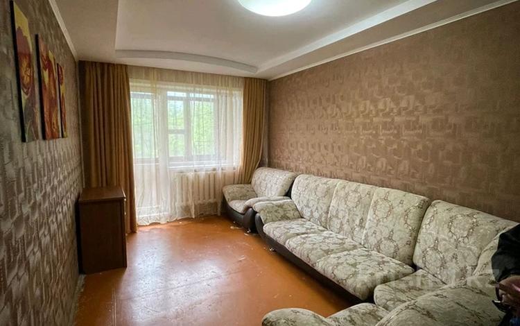 2-комнатная квартира, 54 м², 3/10 этаж, Нуркен Абдирова 36 за 17.5 млн 〒 в Караганде, Казыбек би р-н — фото 2