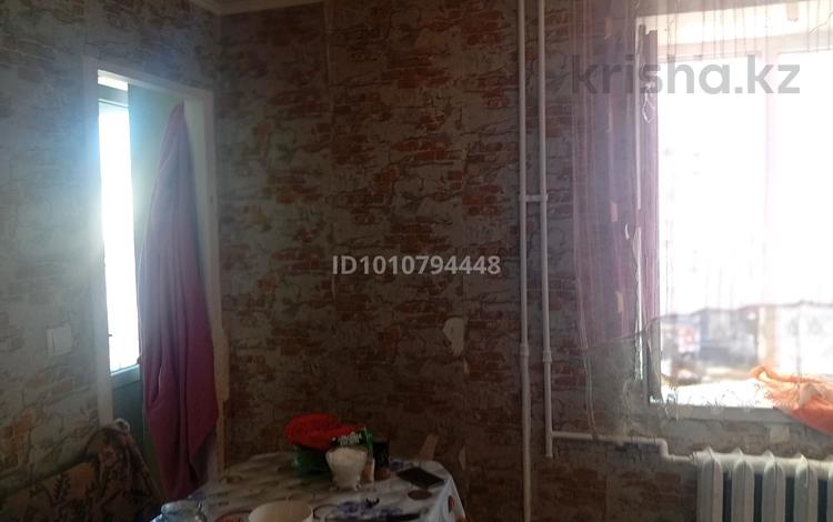 2-бөлмелі пәтер · 43.7 м² · 3/5 қабат, Ауэзова 33 — Поликлиника, бағасы: 7 млн ₸ в Текели — фото 2