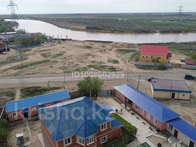 Часть дома · 8 комнат · 290 м² · 15 сот., мкр Кокарна, 11 11 за 75 млн ₸ в Атырау