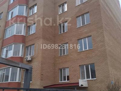 Продажа квартир в Актюбинской обл.: 2-комнатная квартира · 61 м² · 4/5 этаж, Кунаева 3в за 17.5 млн 〒 2-комнатная квартира · 61 м² · 4/5 этаж, Кунаева 3в за 17.5 млн 〒 в Актобе, мкр. Курмыш