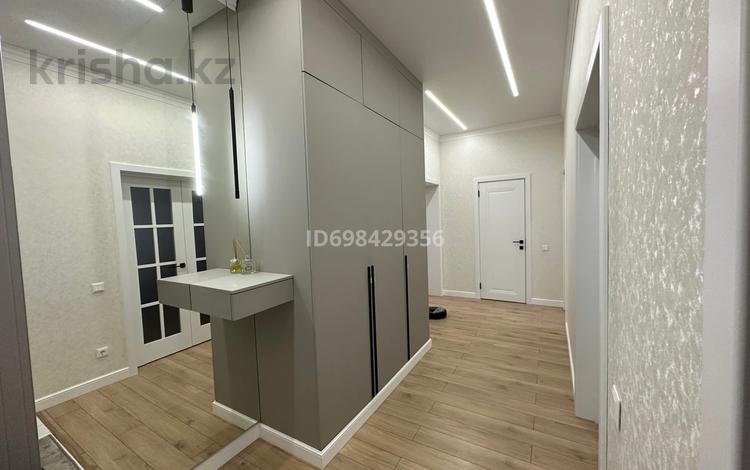 3-комнатная квартира · 87 м² · 3/10 этаж, Улы Дала 33 за 500 000 ₸ в Астане, Есильский р-н — фото 2