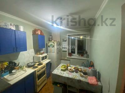 2-комнатная квартира · 45 м² · 2/9 этаж, Майкудук, Майкудук, 19й микрорайон 43 за 12 млн 〒 в Караганде, Алихана Бокейханова р-н