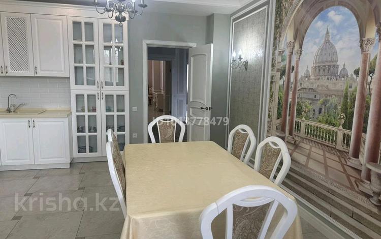 8-бөлмелі пәтер · 353 м² · 3/4 қабат, Г.Жубанова 39, бағасы: 100 млн ₸ в Актобе — фото 2