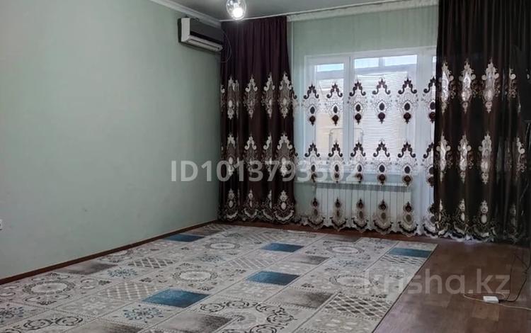 3-бөлмелі пәтер · 100 м² · 10/16 қабат, Алмагүл ш/а. 17, бағасы: 25 млн ₸ в Атырау, мкр. Алмагуль — фото 2