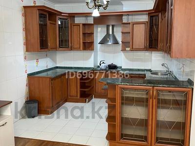 3-бөлмелі пәтер, 97 м², 4/14 қабат ай сайын, Торайгырова 25, бағасы: 430 000 〒 в Алматы, Бостандыкский р-н