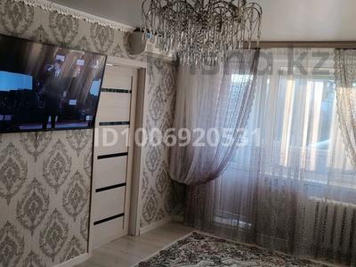 3-бөлмелі пәтер · 47 м² · 3/5 қабат, Абая 62 — Школы №4, бағасы: 15 млн ₸ в Сатпаев
