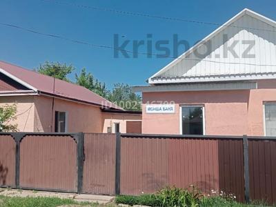 Жер үй мен саяжайлар в Актюбинской обл.: Жеке үй · 4 бөлме · 63.5 м² · 6 сот., Есет Көкіұлы 110, бағасы: 19 млн 〒 Жеке үй · 4 бөлме · 63.5 м² · 6 сот., Есет Көкіұлы 110, бағасы: 19 млн 〒 в Мартуке