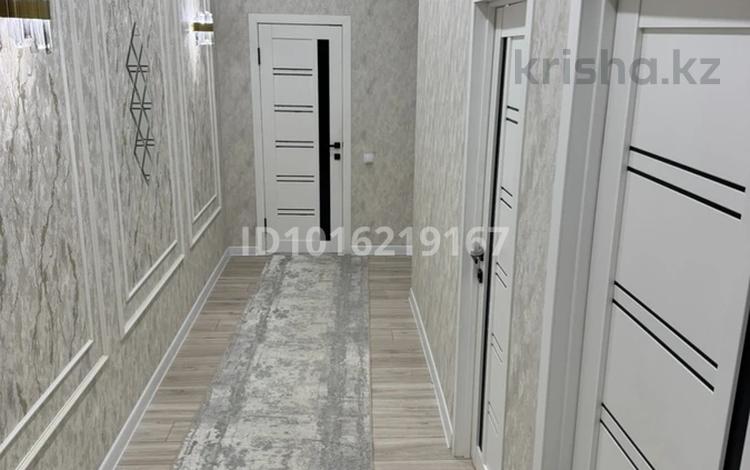 2-комнатная квартира · 80 м² · 7/7 этаж, 19-й мкр 43/1 за 220 000 ₸ в Актау — фото 2