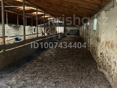 Отдельный дом · 4 комнаты · 150 м² · 130 сот., Мкр Омырзак — Напротив рынка Барыс за 120 млн 〒 в Каскелене