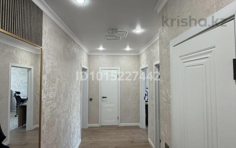 2-бөлмелі пәтер · 62.5 м² · 8/9 қабат, Шұғыла ш/а., Микрорайон «Шугыла» 341, бағасы: 40.5 млн ₸ в Алматы, Наурызбайский р-н — фото 2