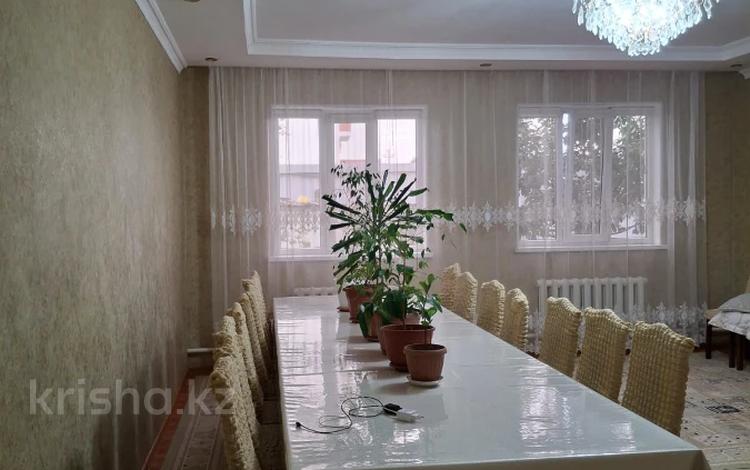 Отдельный дом · 7 комнат · 300 м² · 10 сот., Жанша Досмухамедова за 600 000 ₸ в Атырау — фото 12