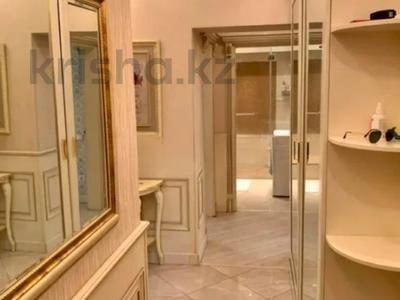2-комнатная квартира · 62 м² · 2/5 этаж, Кабанбай Батыра за 86 млн ₸ в Алматы, Медеуский р-н