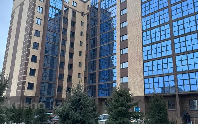 3-бөлмелі пәтер · 105.2 м² · 8/9 қабат, серкебаева 33, бағасы: ~ 42.1 млн ₸ в Кокшетау — фото 2