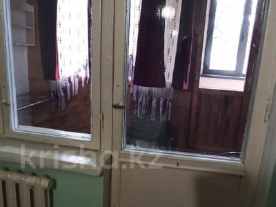 2-бөлмелі пәтер · 52 м² · 4/5 қабат, Ақсай-4 ш/а., Аксай 4, бағасы: 32 млн ₸ в Алматы, Ауэзовский р-н