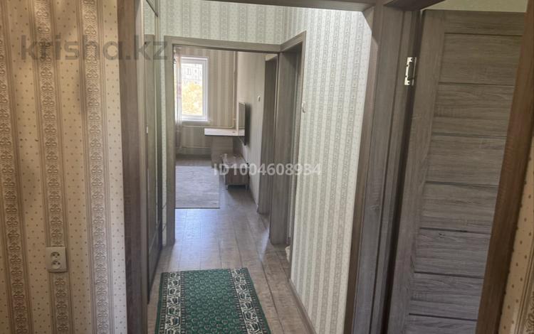 4-комнатная квартира · 100 м² · 4/9 этаж, мкр Жетысу-2 19 за 500 000 ₸ в Алматы, Ауэзовский р-н — фото 2