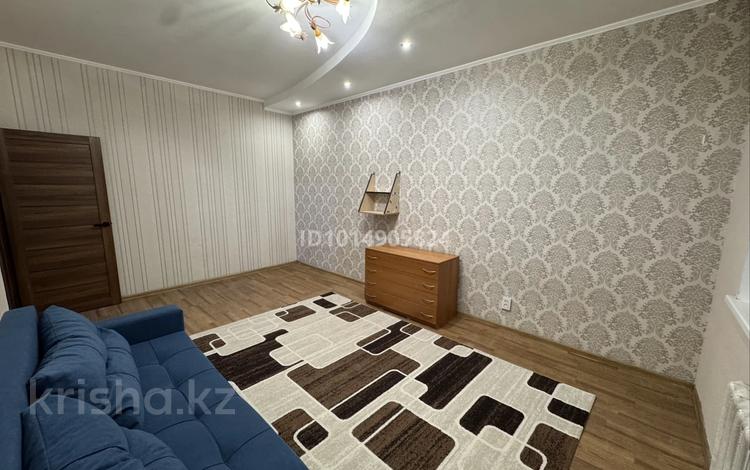2-комнатная квартира · 58 м² · 9/9 этаж, Толе би 201 — Толе би / Розыбакиева за 290 000 ₸ в Алматы, Алмалинский р-н — фото 2