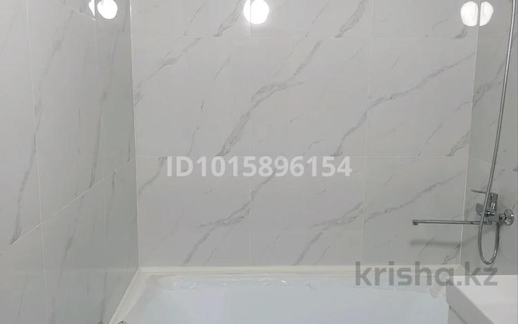 2-бөлмелі пәтер · 58.8 м² · 8/9 қабат, Аэропорт 2 шағын ауданы, Мкрн Аэропорт 39, бағасы: 250 000 ₸ в Костанае, Микрорайон Аэропорт 2 — фото 2