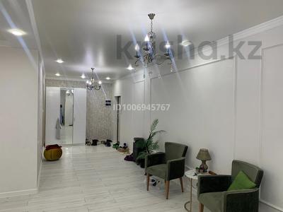 3-комнатная квартира · 130 м² · 4/5 этаж, Богенбай батыра 153 к1 за 40 млн 〒 в Актобе, мкр Авиагородок