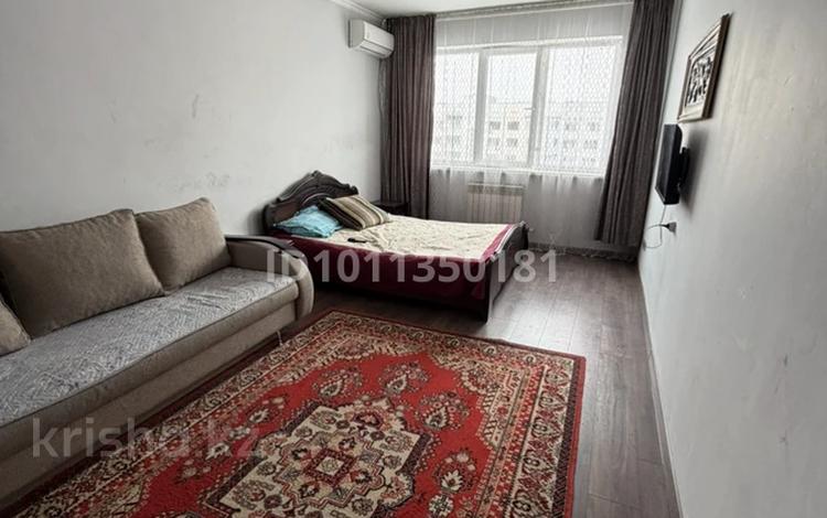 1-бөлмелі пәтер · 45 м² · 9/9 қабат, мкр Шугыла 342/4 — Сабденова, бағасы: 180 000 ₸ в Алматы, Наурызбайский р-н — фото 2