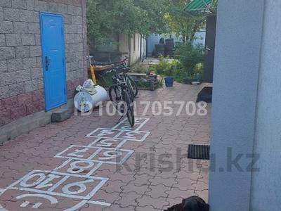 Отдельный дом · 7 комнат · 90 м² · 5.7 сот., мкр Алтай-2, Собинова 23 — Захарова за 60 млн 〒 в Алматы, Турксибский р-н