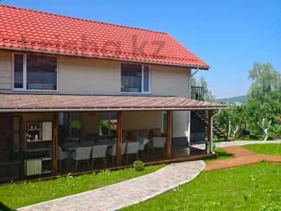 Отдельный дом · 4 комнаты · 180 м² · 8.7 сот., мкр Каменское плато — Ладушкина за 145 млн ₸ в Алматы, Медеуский р-н