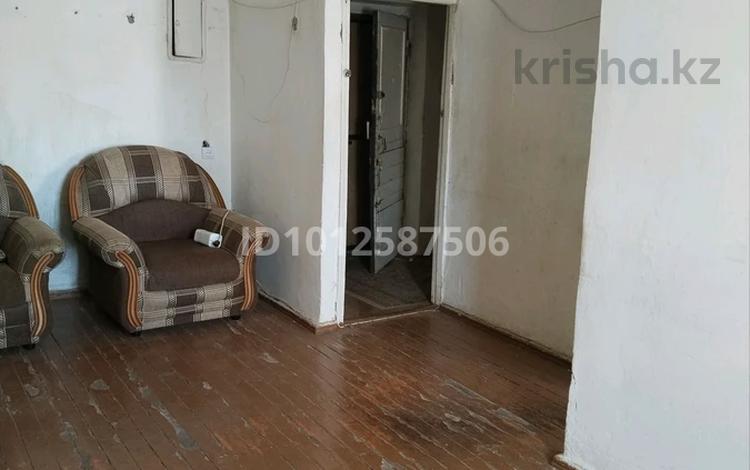 2-бөлмелі пәтер · 43.5 м² · 2/4 қабат, Строителей 35 — Пушкина - строителей, бағасы: 5.8 млн ₸ в Аксу — фото 2