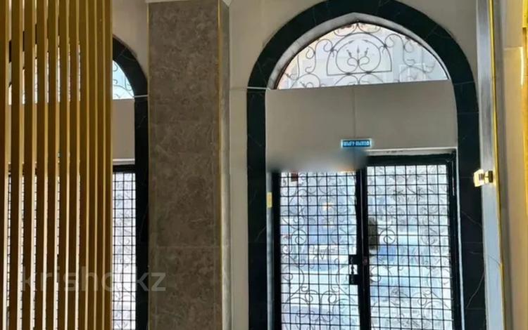 4-комнатная квартира · 151 м² · 14/18 этаж, 17-й мкр 54 за 39 млн 〒 в Актау — фото 2