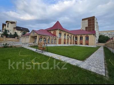 9-комнатная квартира · 780 м², Шайсултана Шаяхметова 100 за 490 млн 〒 в Костанае