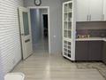 2-бөлмелі пәтер · 70 м² · 4/9 қабат, 10 мкр 21, бағасы: 250 000 ₸ в Аксае — фото 3