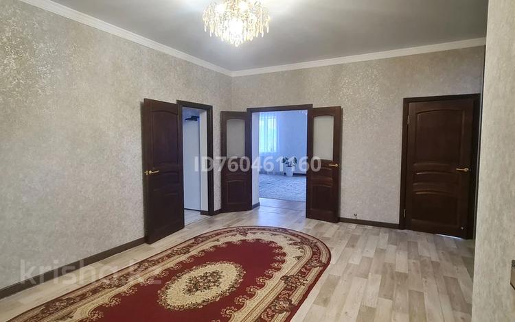Отдельный дом · 6 комнат · 270 м² · 10 сот., Абая 30 за 32 млн ₸ в Сарыжаре — фото 2