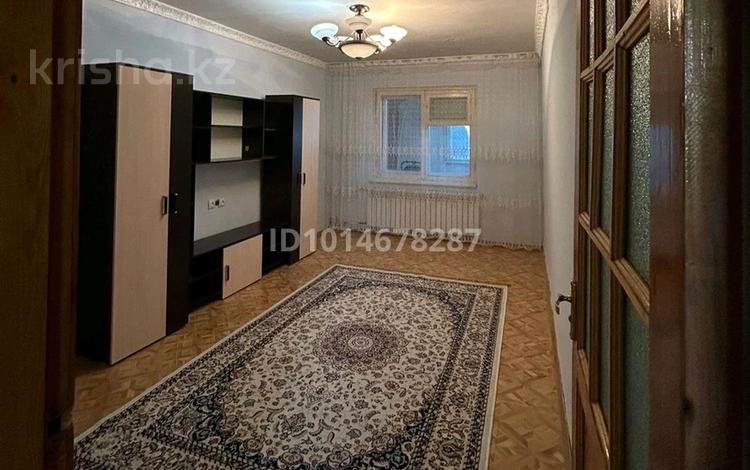 2-комнатная квартира · 43 м² · 4/4 этаж, Самал 4 — 3-1/2 артында орналасқан үй за 7 млн ₸ в Жанаозен — фото 2