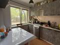 3-бөлмелі пәтер · 54 м² · 1/5 қабат, Ауэзова 52Б — Сауран, ДостарМед, Ретина, бағасы: 180 000 ₸ в Атырау, мкр Жилгородок — фото 2
