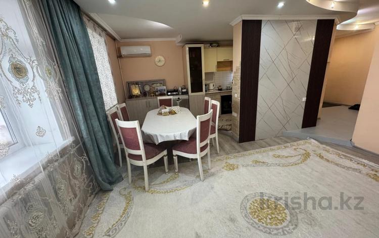 4-комнатная квартира · 81.5 м² · 10/12 этаж, 15 микрорайон 18 за 32 млн ₸ в Семее — фото 11