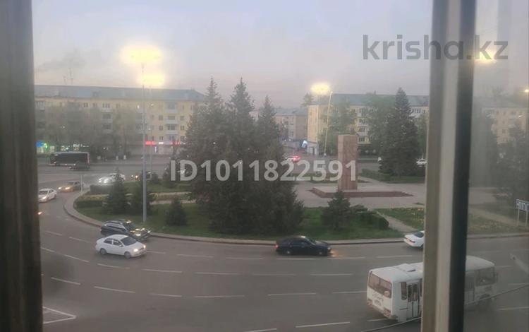 2-комнатная квартира · 50 м² · 4/5 этаж, потанина 13 за 27 млн ₸ в Усть-Каменогорске, Ульбинский — фото 2
