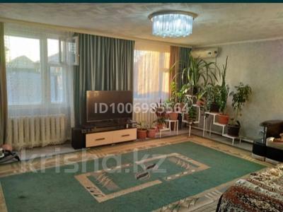 Часть дома · 4 комнаты · 90 м² · 10 сот., Шакира Тулемисова 38 за 16.5 млн ₸ в Актобе, жилой массив Курайлы