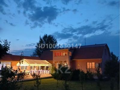 Дом · 10 комнат · 1000 м², Ардагерлер 7 за 150 000 〒 в Каскелене