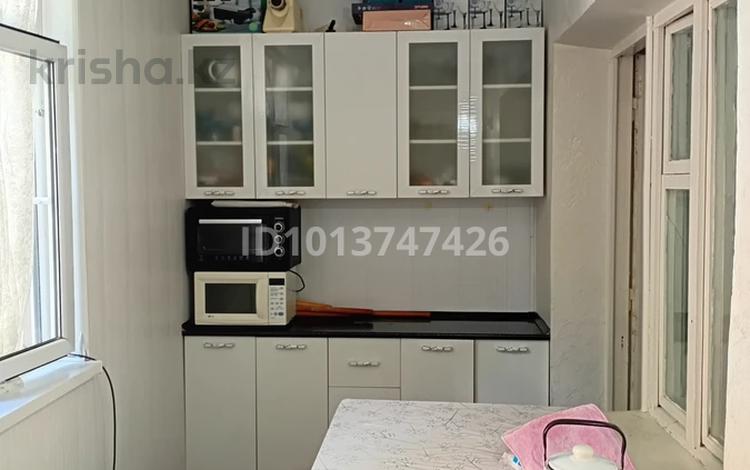 3-комнатная квартира · 57 м² · 1/5 этаж, мкр Каратау 44 за 24 млн ₸ в Таразе — фото 2