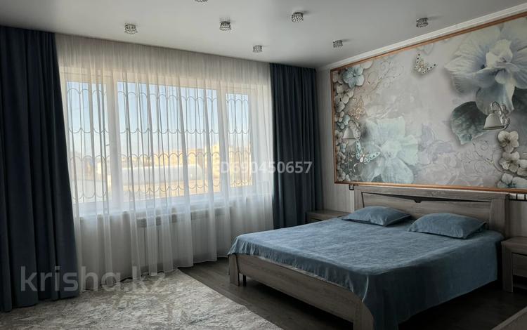 3-комнатная квартира · 82 м² · 5/5 этаж, 3-й мкр 25 за 300 000 ₸ в Актау — фото 2