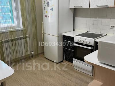 1-бөлмелі пәтер, 40 м², 8/10 қабат ай сайын, Сарайшық 5Е, бағасы: 160 000 〒 в Астане, Есильский р-н