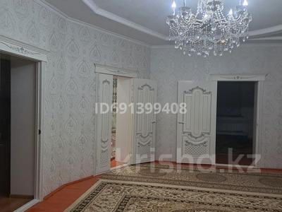 Отдельный дом • 5 комнат • 250 м² • 10 сот., Теріскей 92 — М.Пошанов атындағы №21 мектеп за 42 млн 〒 в Туркестане