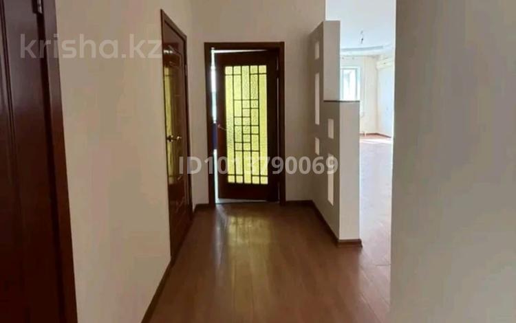 2-бөлмелі пәтер · 93 м² · 8/12 қабат, Сарыарка 15, бағасы: 280 000 ₸ в Астане, Сарыарка р-н — фото 2
