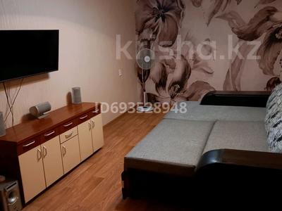 1-бөлмелі пәтер · 30 м² · 6/9 қабат, Виноградова 6 — Рынок Доснар, Сити фод( еда города), магазин Ивушка, Шашлычная Мангал, Магазин 24/7. Также недалеко парк Самал., бағасы: 8 000 ₸ в Усть-Каменогорске