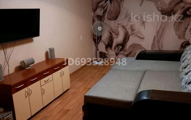 1-бөлмелі пәтер · 30 м² · 6/9 қабат, Виноградова 6 — Рынок Доснар, Сити фод( еда города), магазин Ивушка, Шашлычная Мангал, Магазин 24/7. Также недалеко парк Самал., бағасы: 8 000 ₸ в Усть-Каменогорске — фото 7