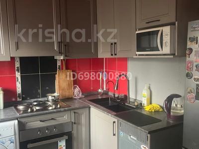 3-бөлмелі пәтер · 64 м² · 1/5 қабат, мкр Михайловка , Крылова 4 — Мед. училище, бағасы: 23 млн ₸ в Караганде, Казыбек би р-н