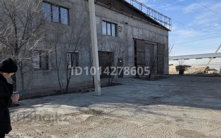 Өнеркәсіптік база · 50 сотық, Северная промзона 37б, бағасы: 1.8 млн ₸ в Атырау — фото 2