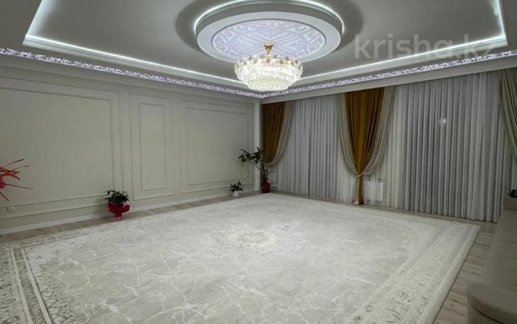 4-бөлмелі пәтер · 170 м² · 2/5 қабат, Алтын орда ш/а., бағасы: 87 млн ₸ в Актобе, мкр. Алтын орда — фото 11