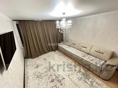 3-комнатная квартира · 63 м² · 2/9 этаж, Майкудук, 11а микрорайон 26 за 20 млн ₸ в Караганде, Алихана Бокейханова р-н