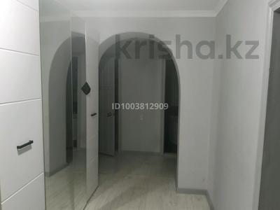 4-комнатная квартира · 77.2 м² · 1/5 этаж, Тайманова 109 — Досмухамедова 8 за 25 млн ₸ в Уральске, мкр Школьник