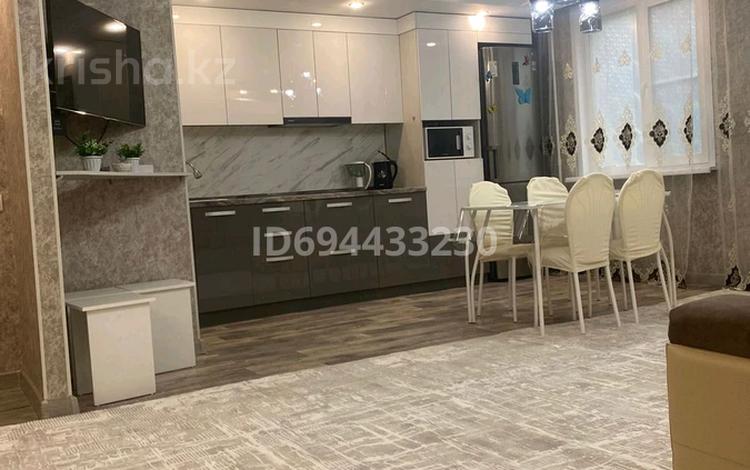 3-комнатная квартира · 70 м² · 2/9 этаж, Пермитина за 40 000 ₸ в Усть-Каменогорске — фото 2